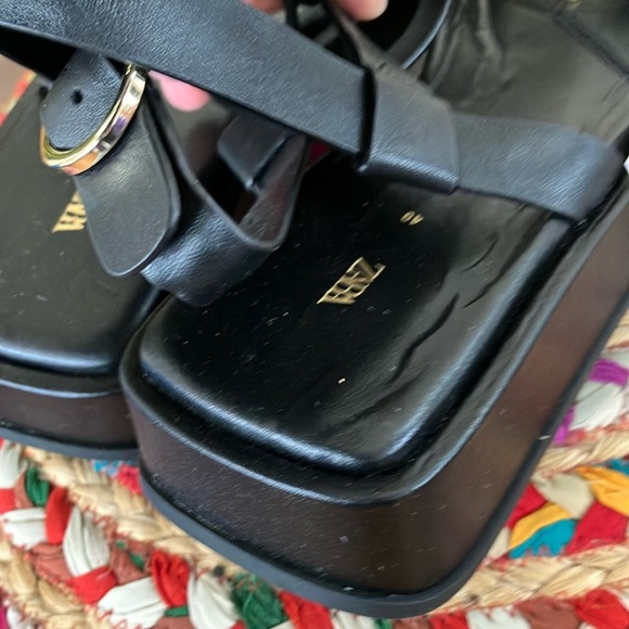 NWT Zara Black Sandals with Gold Accents - Picture 5 of 6